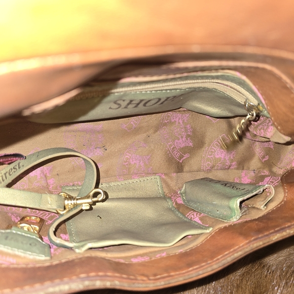 Juicy Couture Browm Leather Shoulder Bag with Gold Chain Detail - Picture 8 of 8